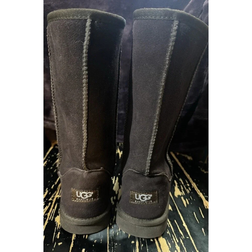 Ugg Australia Classic Tall 5815 Chocolate Brown Sheepskin Suede Boots Size 8 EUC